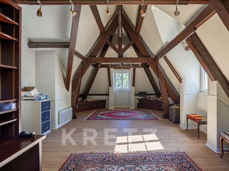 Maison Saint-Genest-Lerpt - 8 chambres - 360m²