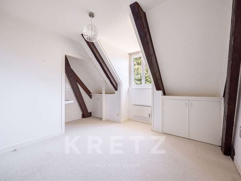 Maison Saint-Genest-Lerpt - 8 chambres - 360m²