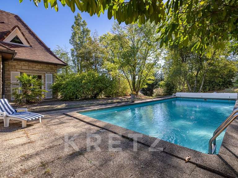 Maison Saint-Genest-Lerpt - 8 chambres - 360m²