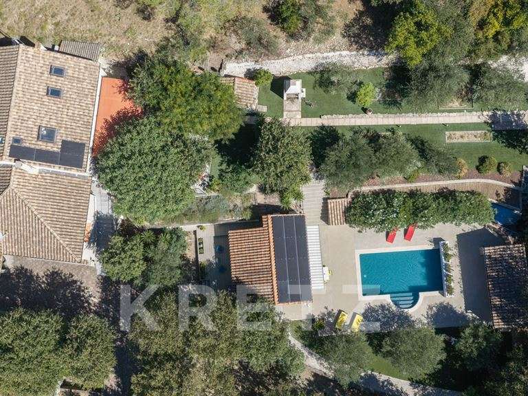Maison Nîmes - 6 chambres - 278m²