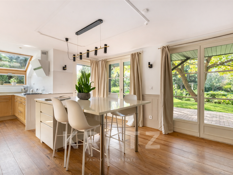 Maison Camphin-en-Pévèle - 5 chambres - 215m²