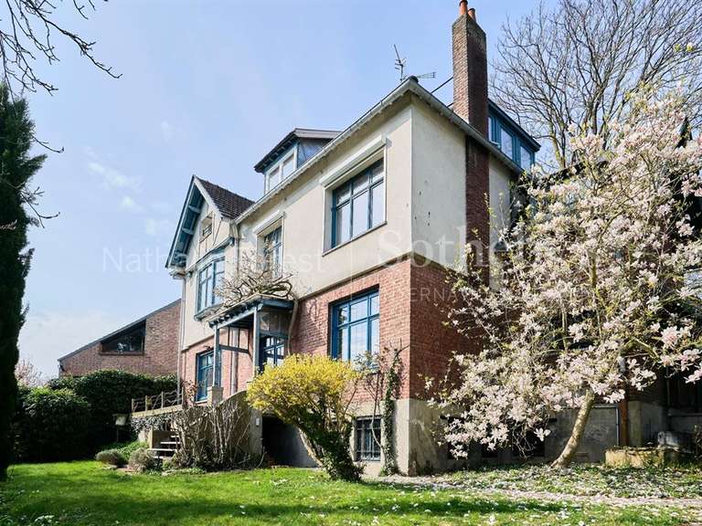 House Mons-en-Baroeul - 8 bedrooms - 285m²