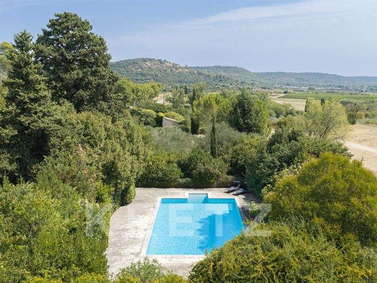 Propriété Calvisson - 10 chambres - 1321m²