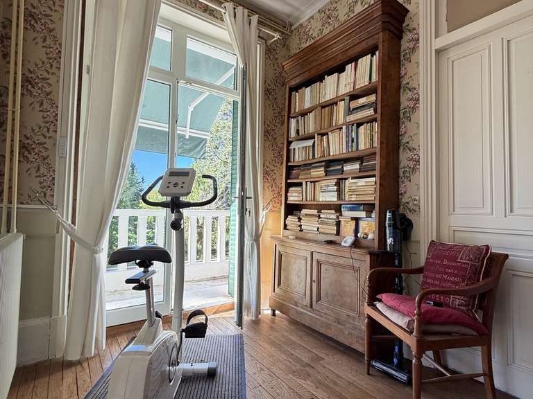 House Neuville-sur-Ain - 7 bedrooms