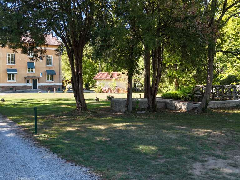 Maison Neuville-sur-Ain - 7 chambres