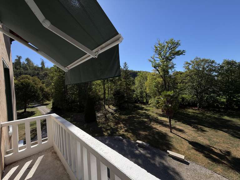 House Neuville-sur-Ain - 7 bedrooms