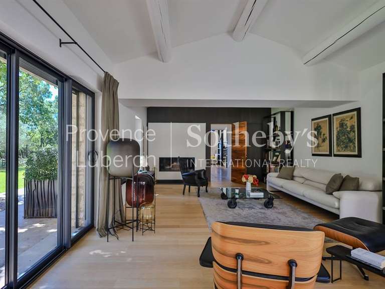 Maison Saint-Saturnin-lès-Apt - 295m²