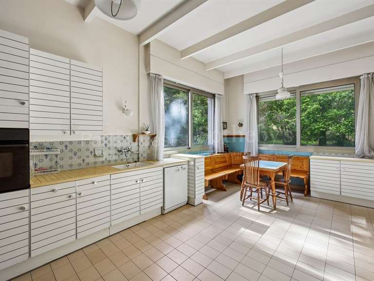 Propriété Rueil-Malmaison - 11 chambres - 985m²