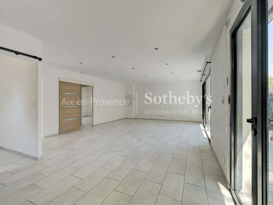 House Bouc-Bel-Air