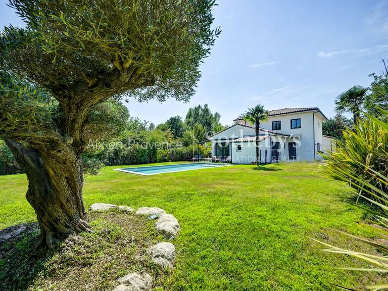 Maison Bouc-Bel-Air - 5 chambres - 250m²