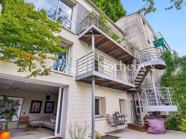 Maison Neuilly-sur-Seine - 3 chambres - 210m²