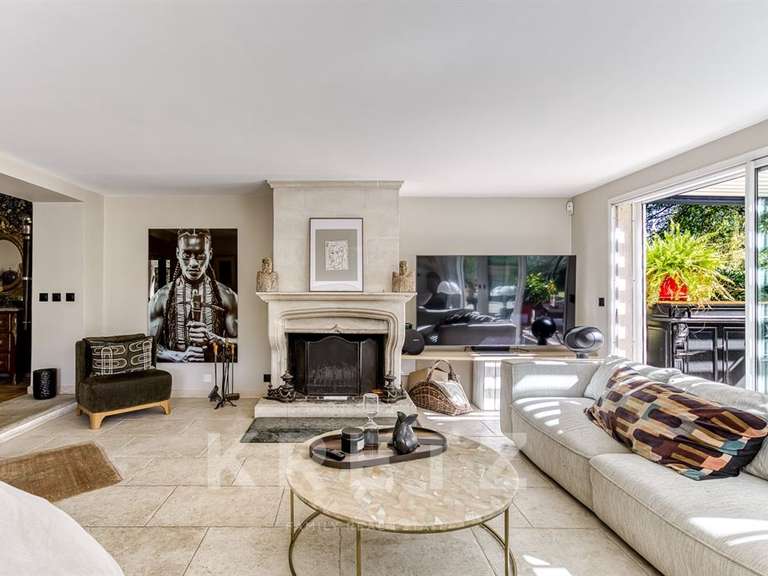Maison Aubagne - 4 chambres - 215m²