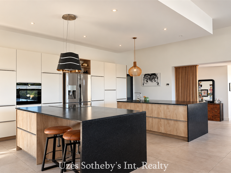 Maison Uzès - 4 chambres - 305m²