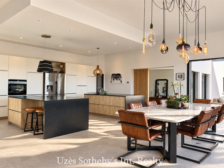 Maison Uzès - 4 chambres - 305m²