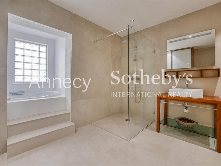 Maison Culoz - 5 chambres - 330m²