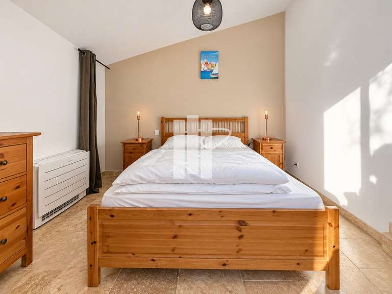 Villa Bagnols-en-Forêt - 4 chambres - 102m²
