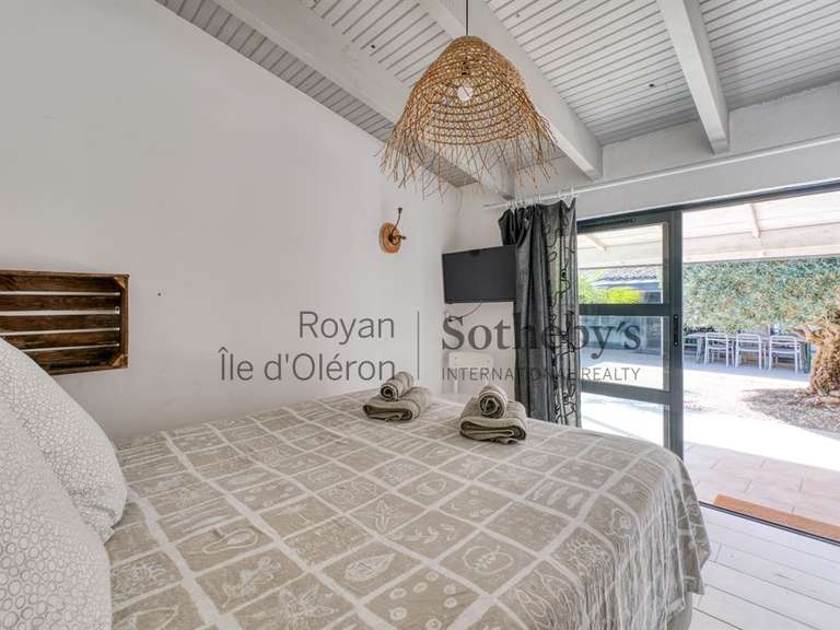 Maison Saint-Denis-d'Oléron - 5 chambres - 152m²