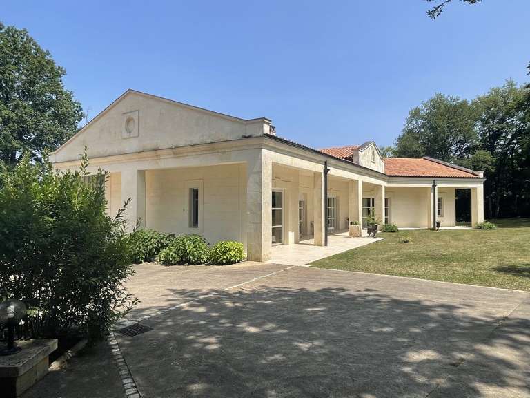 Maison Terrasson-Lavilledieu - 4 chambres - 247m²