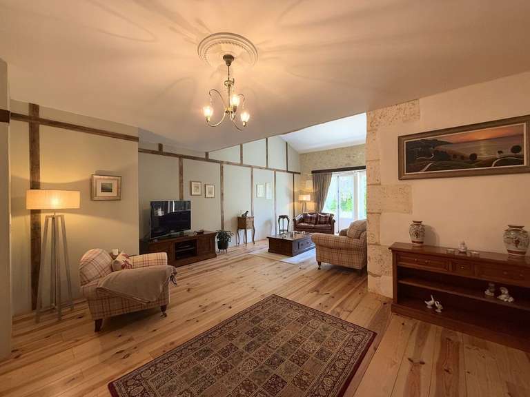 House Léguillac-de-Cercles - 4 bedrooms - 360m²