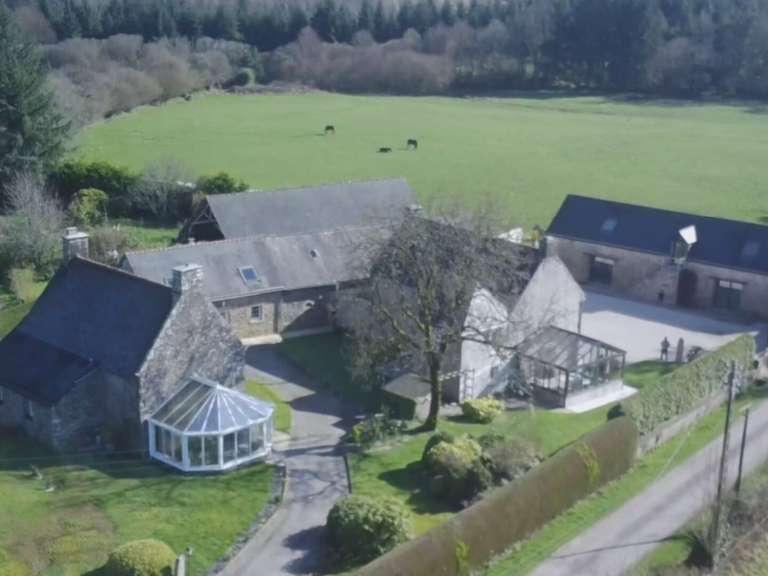 Propriété Scaër - 7 chambres - 360m²