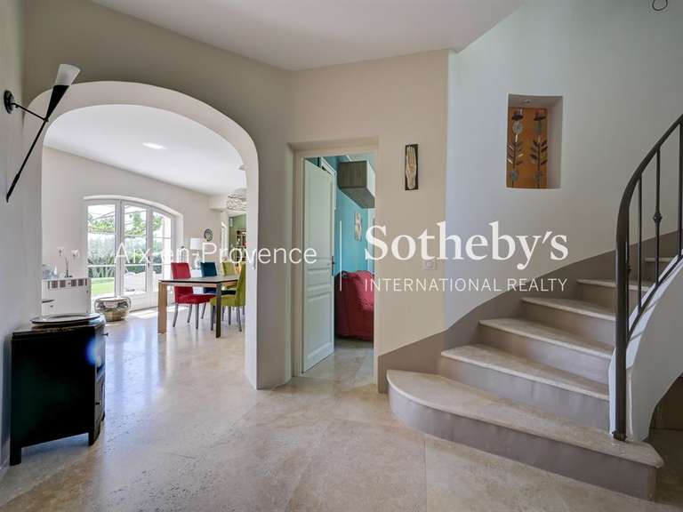 Maison Éguilles - 5 chambres - 230m²