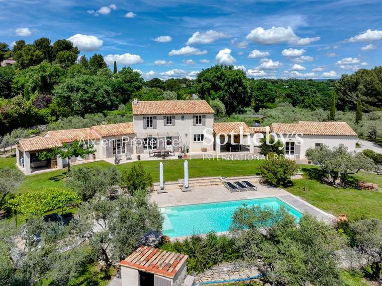 Maison Éguilles - 5 chambres - 230m²