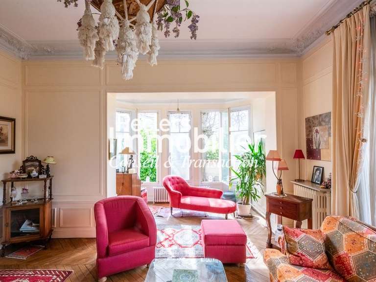 Maison Rueil-Malmaison - 5 chambres - 216m²
