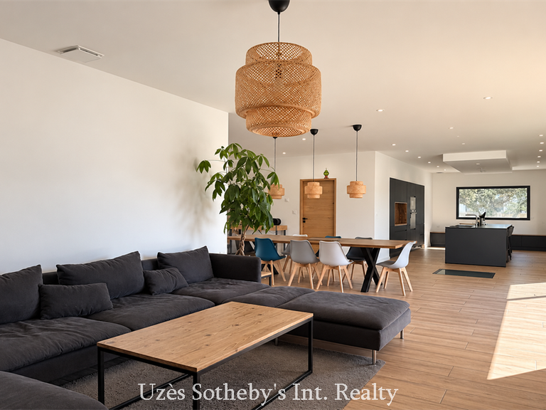 Maison Vers-Pont-du-Gard - 6 chambres - 275m²