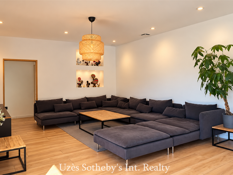 Maison Vers-Pont-du-Gard - 6 chambres - 275m²