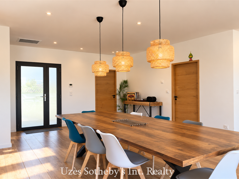 Maison Vers-Pont-du-Gard - 6 chambres - 275m²