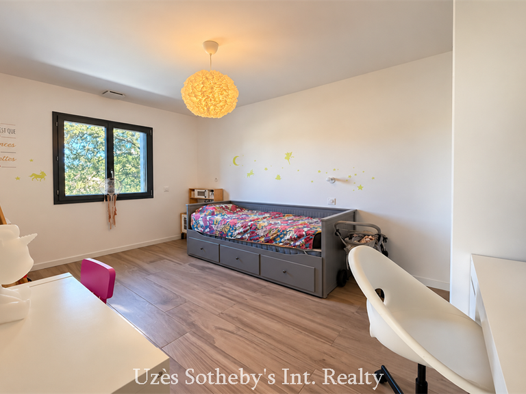 Maison Vers-Pont-du-Gard - 6 chambres - 275m²