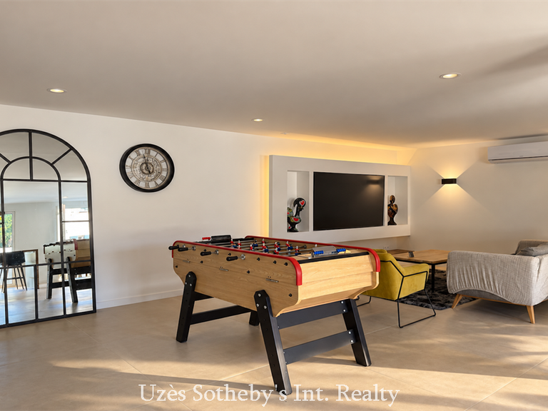 Maison Vers-Pont-du-Gard - 6 chambres - 275m²