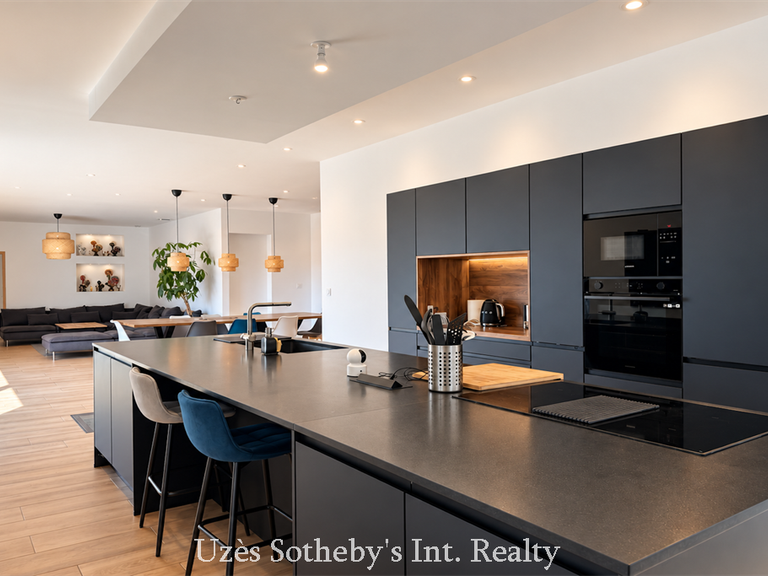 Maison Vers-Pont-du-Gard - 6 chambres - 275m²