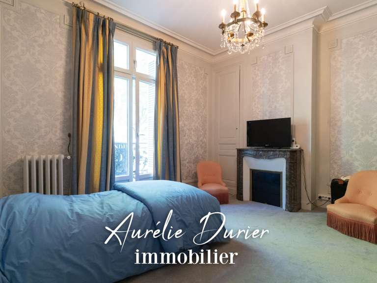 Maison Tours - 6 chambres - 176m²