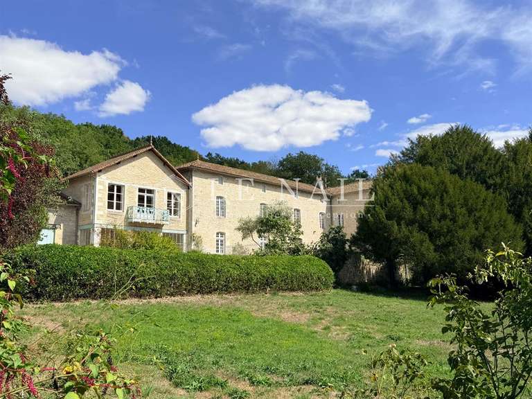 Maison Ruffec - 8 chambres - 700m²