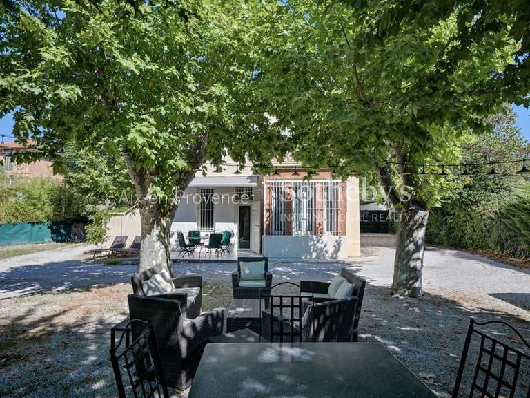 Maison Aix-en-Provence - 6 chambres - 270m²