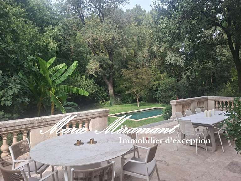 Property Nîmes - 4 bedrooms - 900m²