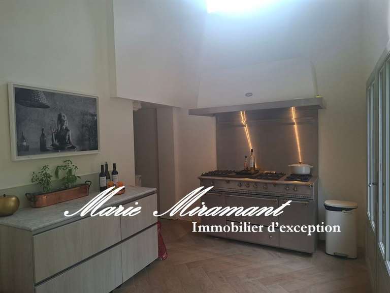 Property Nîmes - 4 bedrooms - 900m²