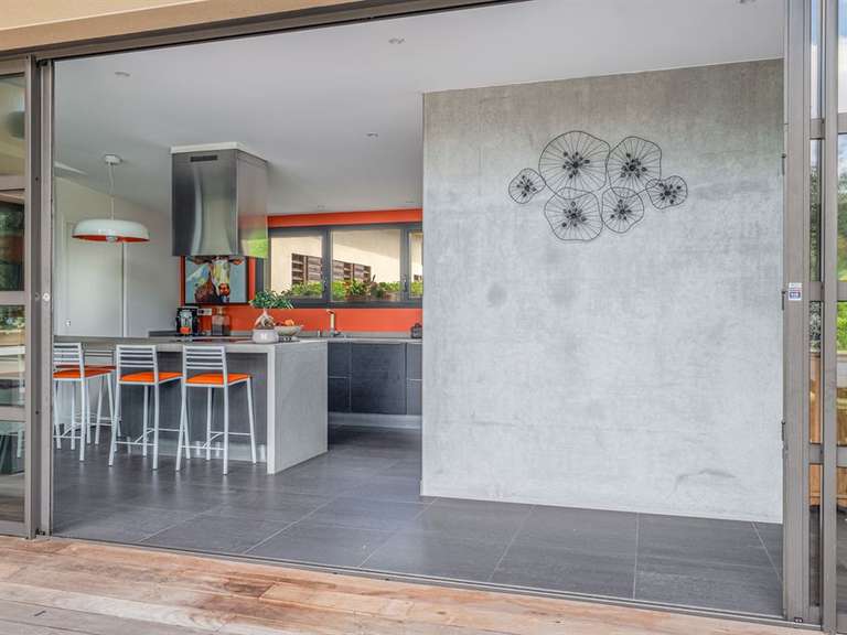 Maison Saint-Genis-Laval - 4 chambres - 246m²