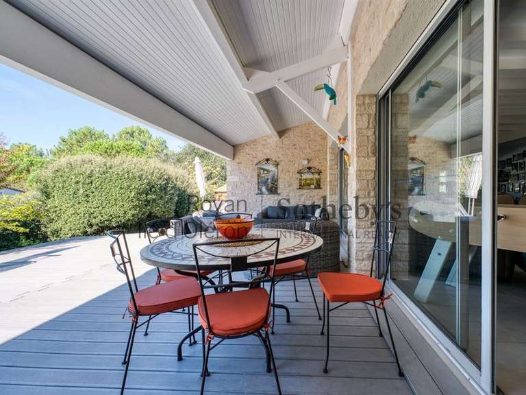 Maison Saint-Palais-sur-Mer - 4 chambres - 176m²