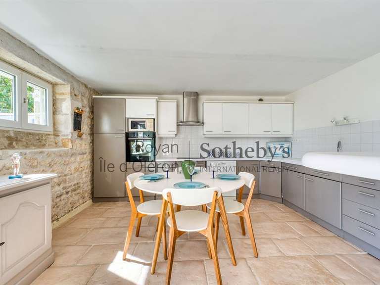 Maison Saint-Georges-d'Oléron - 5 chambres - 240m²