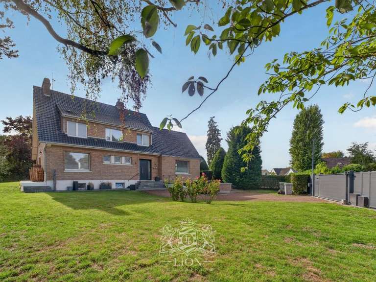 Maison La Chapelle-d'Armentières - 6 chambres - 200m²
