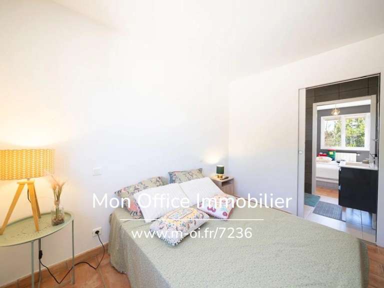 Maison Eyguières - 5 chambres - 148m²