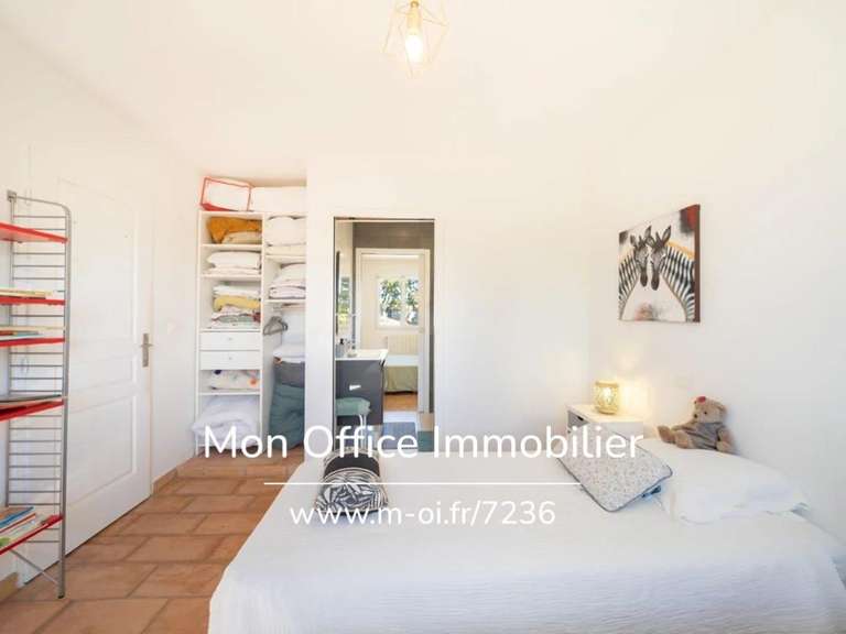 Maison Eyguières - 5 chambres - 148m²
