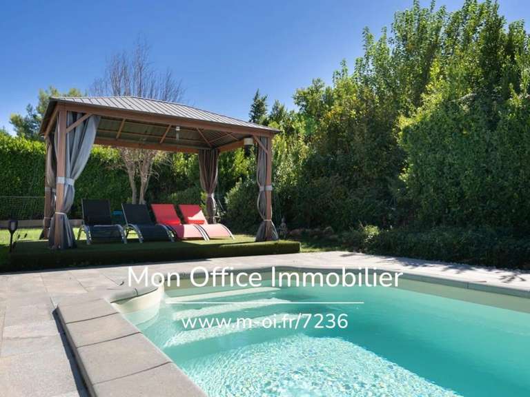 Maison Eyguières - 5 chambres - 148m²
