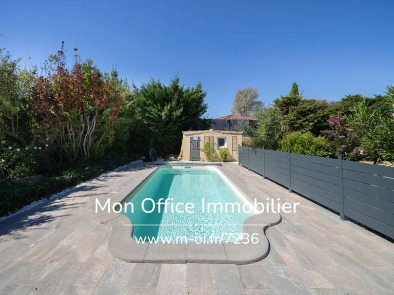 Maison Eyguières - 5 chambres - 148m²