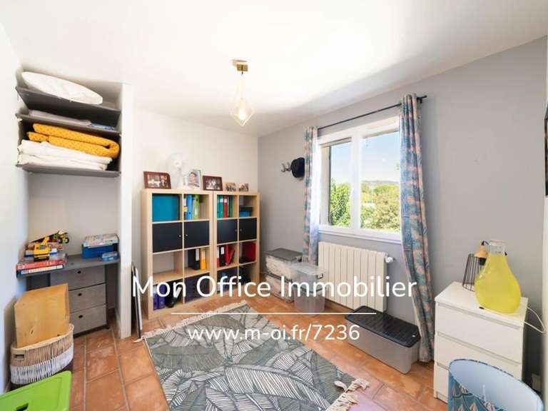 Maison Eyguières - 5 chambres - 148m²