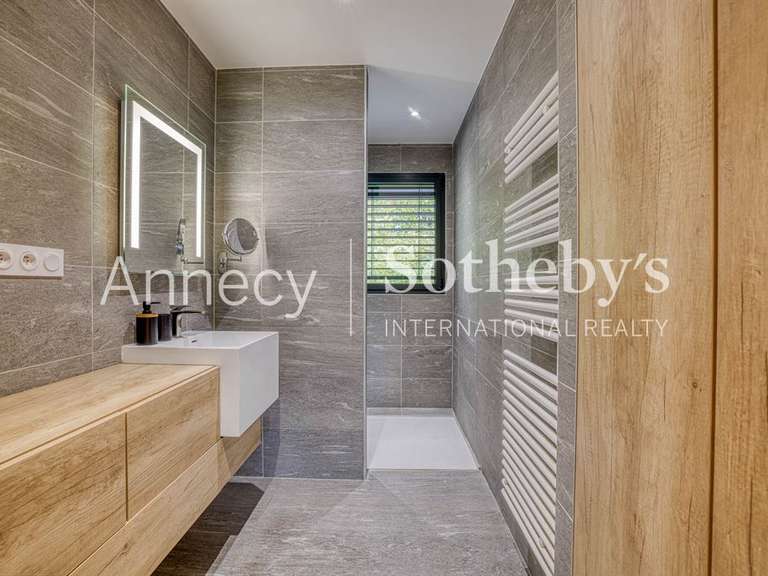 Maison Annecy-le-Vieux - 4 chambres - 200m²