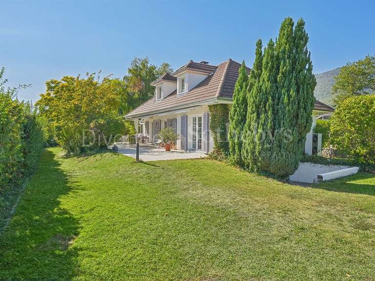 Maison Divonne-les-Bains - 4 chambres - 192m²