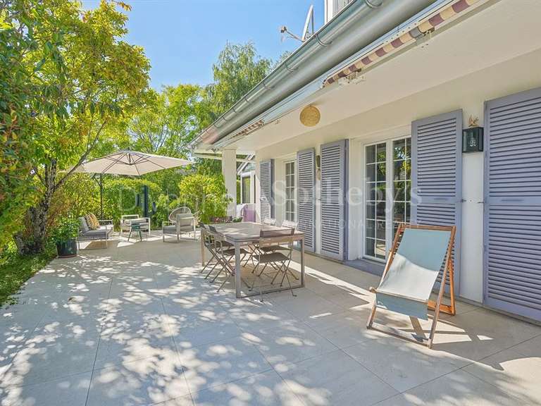 Maison Divonne-les-Bains - 4 chambres - 192m²
